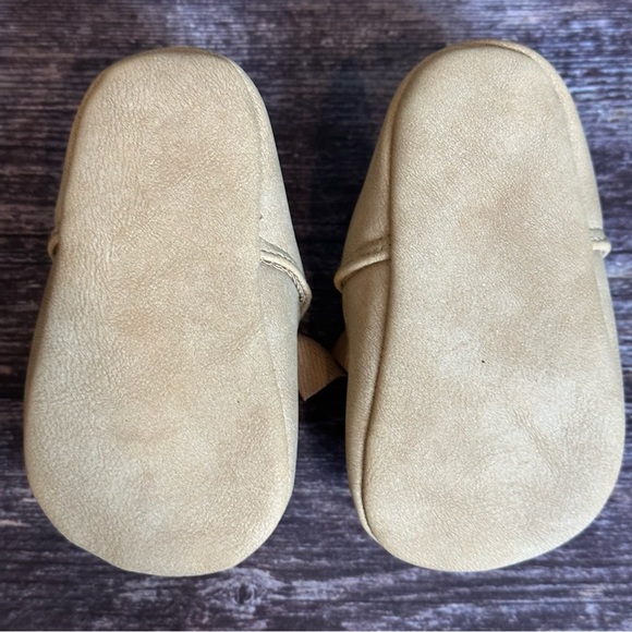 Carter's Baby Girl Tan Ribbon Mary Jane Crib Shoes - Picture 4 of 8